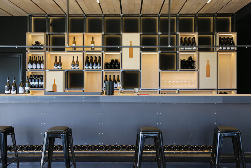 winery-s-interior-spaces-open-to-visitors-mob-architects